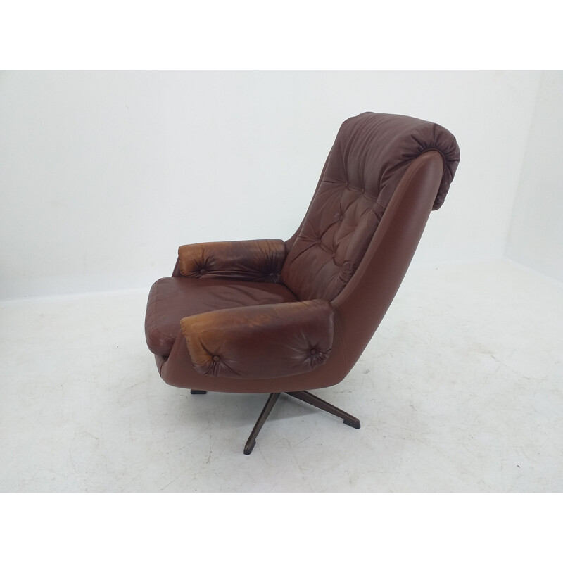 Fauteuil pivotant vintage en cuir PeeM, Finlande 1970