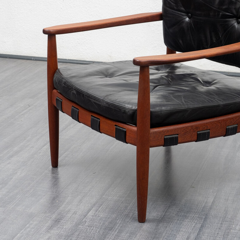 Vintage armchair in teak and leather model 925, Sven Ellekaer for Coja, 1960s