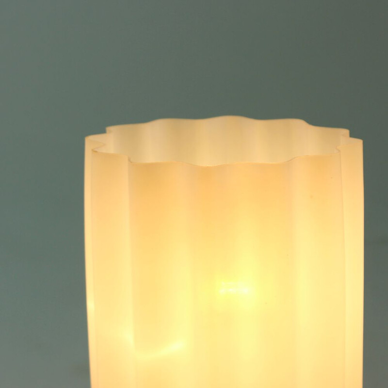 Lampe de table vintage blanche Tchécoslovaquie  1960