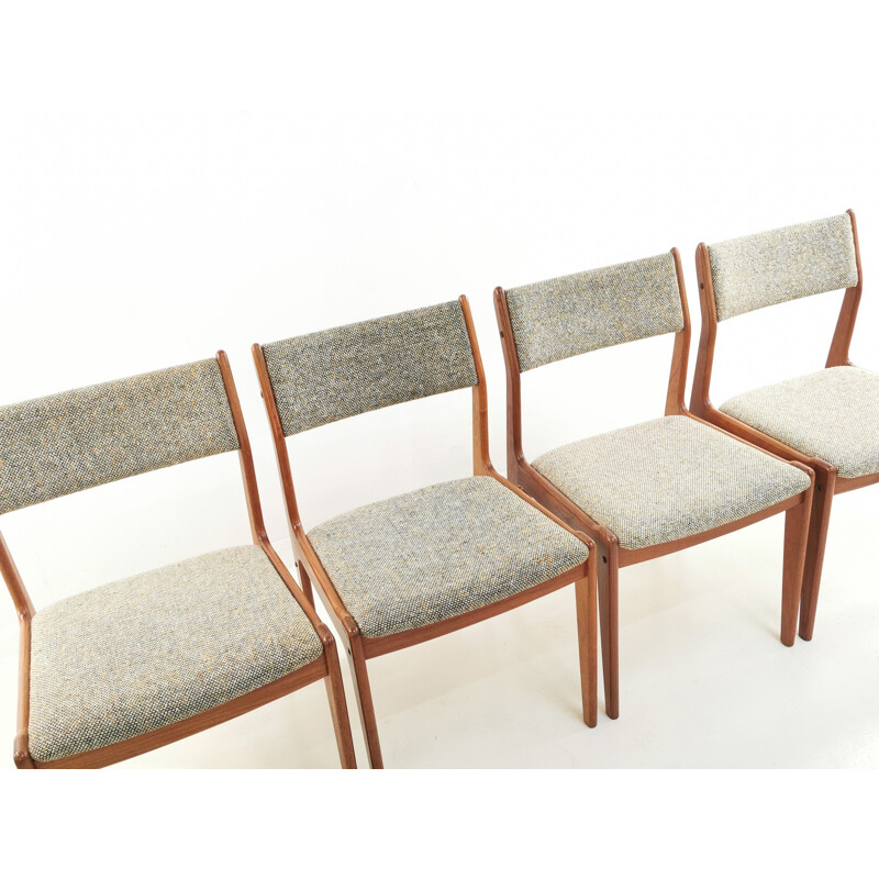 Set of 4 Teak Dining Chairs Johannes Andersen  Danish  Mid Century 