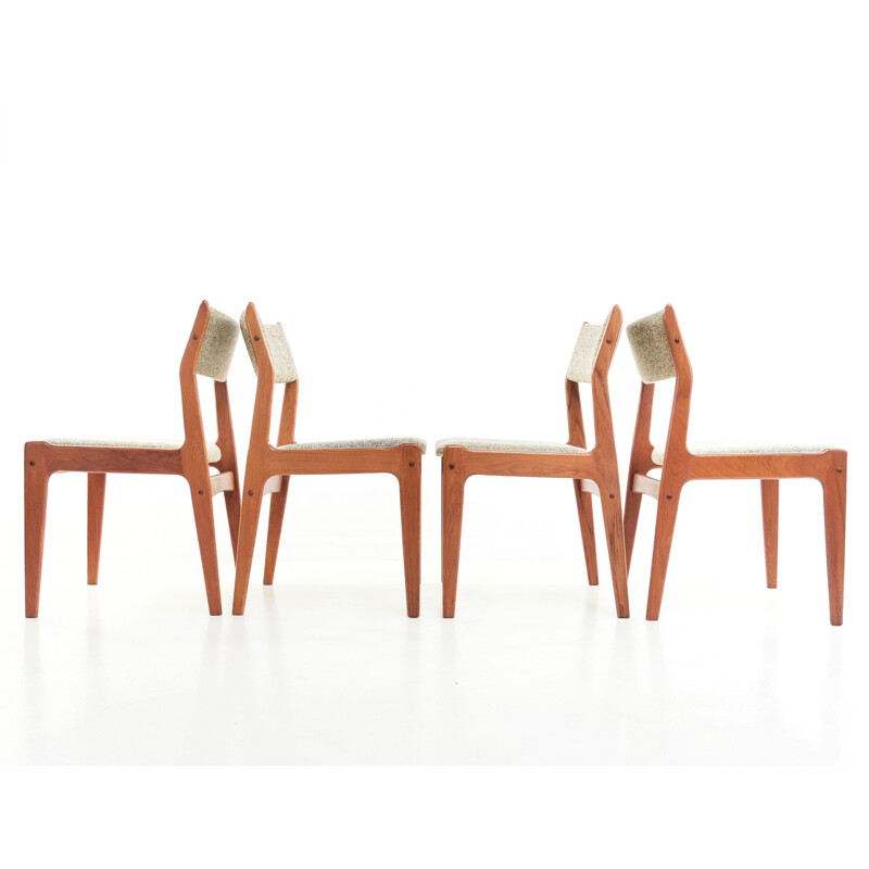 Ensemble de 4 chaises à repas en teck Johannes Andersen Danois