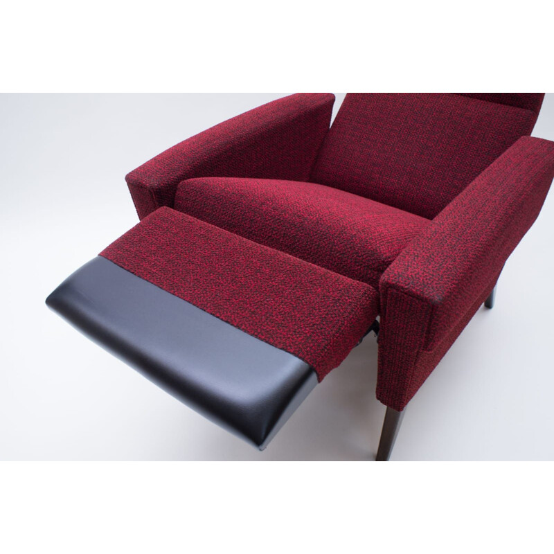 Cadeira escandinava de madeira vintage dos anos 60 e de tecido