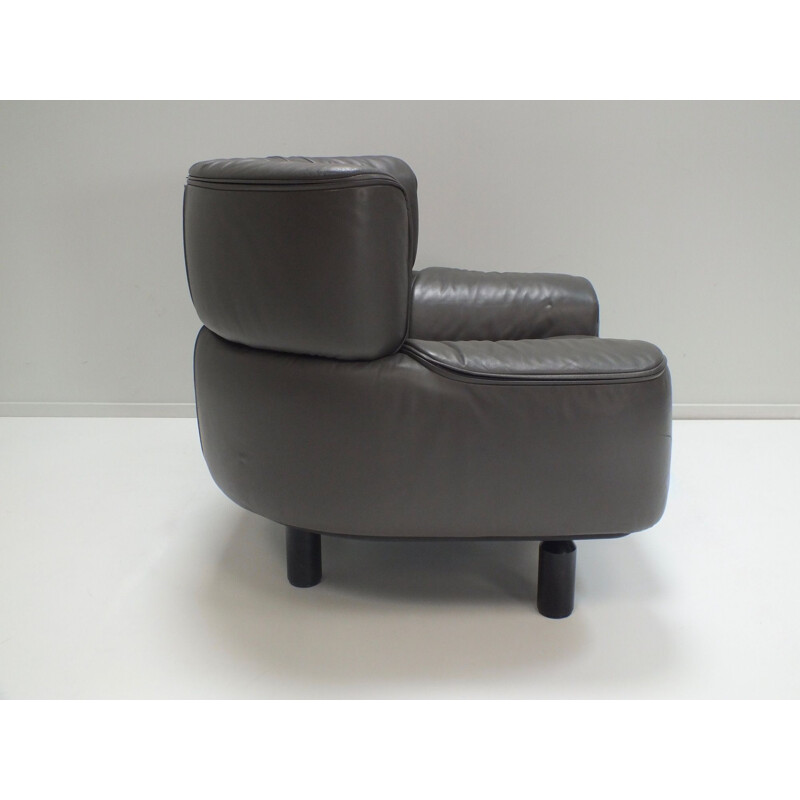 Vintage bull leather armchair by Gianfranco Frattini for Cassina 1987