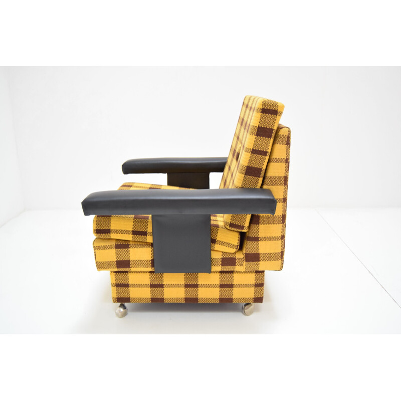 Vintage fauteuil met wielen 1970