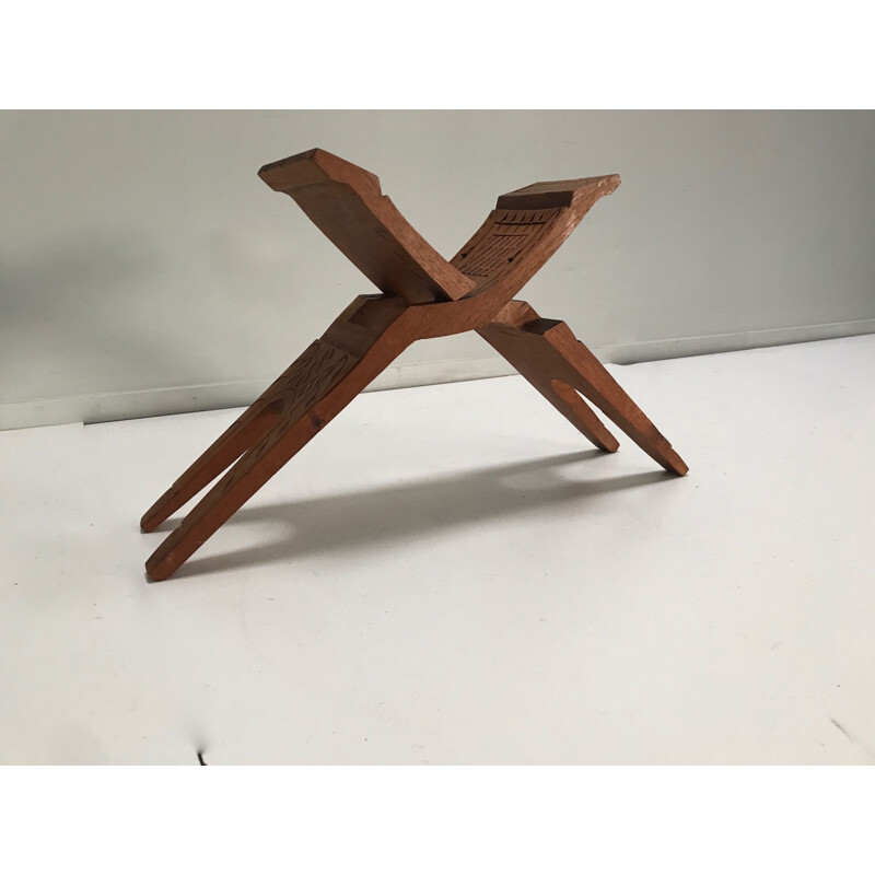 Taburete modernista de madera de teca tallada, plegable, Sudamérica 1970