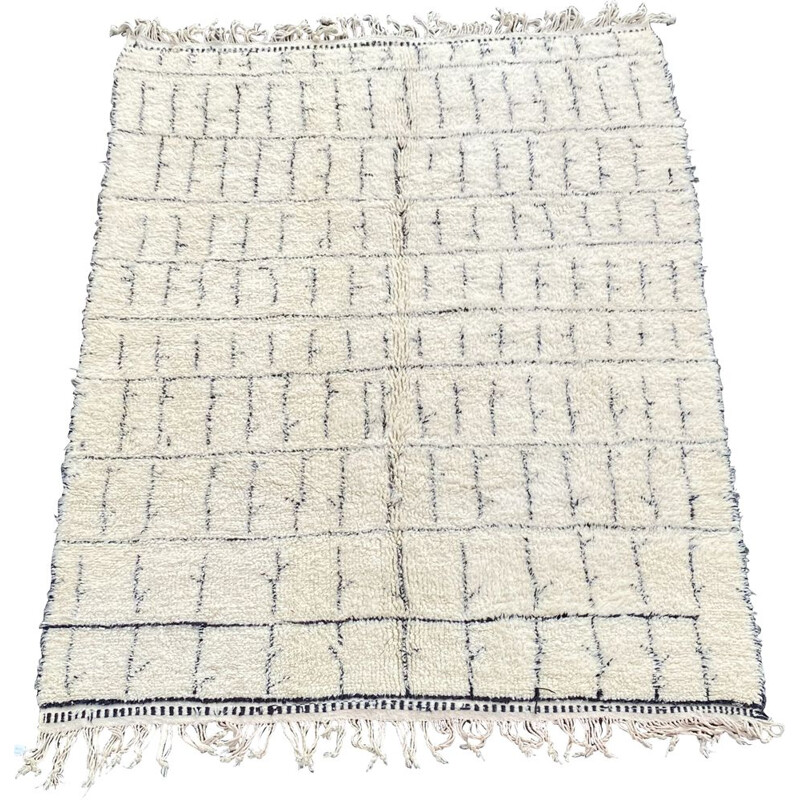 Vintage Berber hand-woven wool carpet from Beni Ouarain