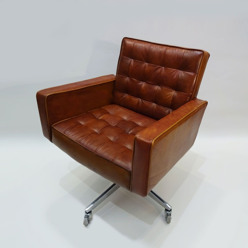 Vintage leather and aluminium Mid Century Knoll cognac office chair by Vincent Cafiero 1950