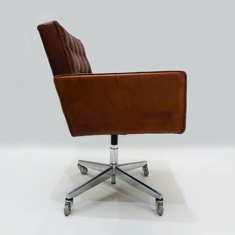 Vintage leather and aluminium Mid Century Knoll cognac office chair by Vincent Cafiero 1950