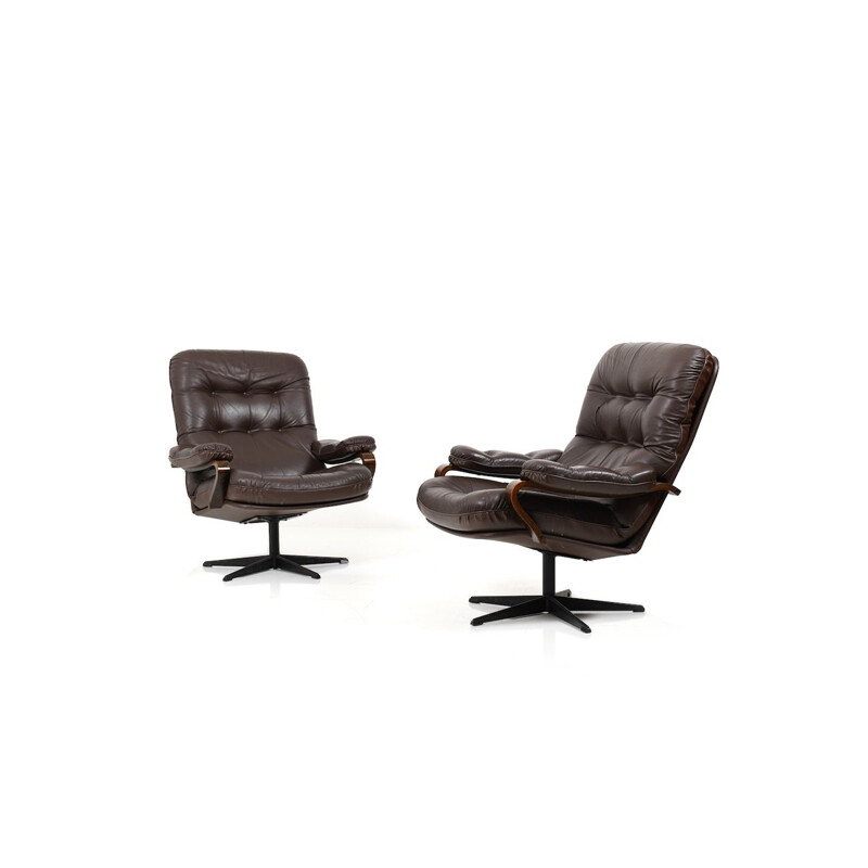 Pair of vintage Swivel Lounge Chairs in brown Leather Danish 1970