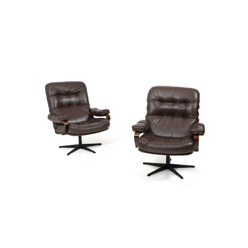 Pair of vintage Swivel Lounge Chairs in brown Leather Danish 1970