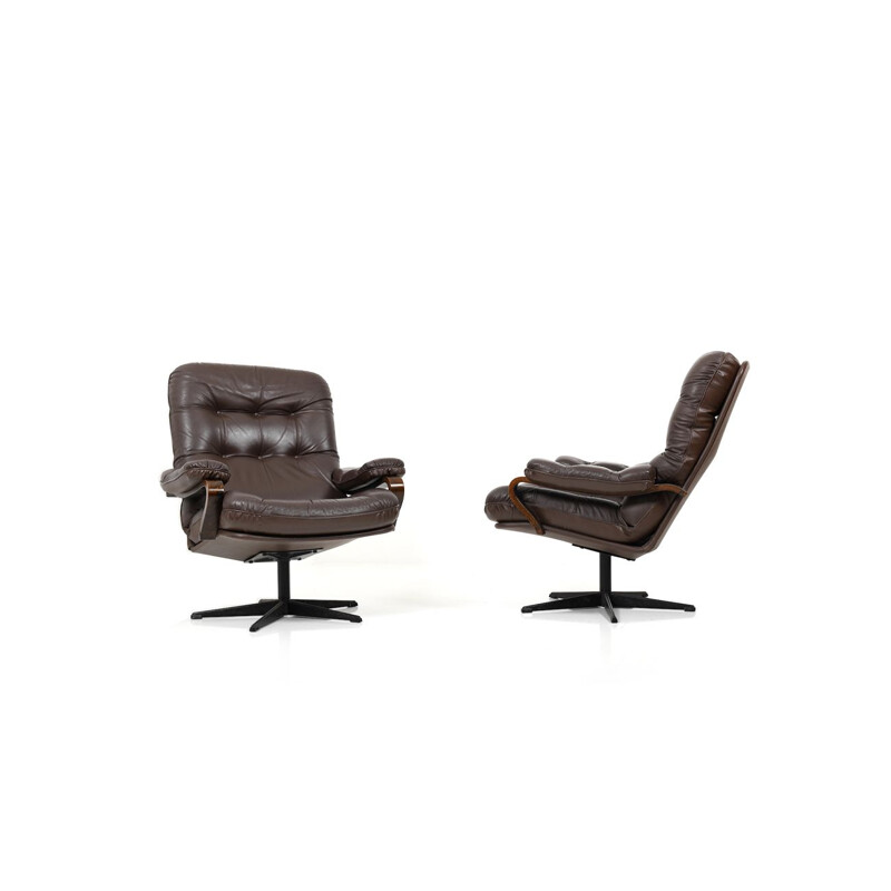 Pair of vintage Swivel Lounge Chairs in brown Leather Danish 1970