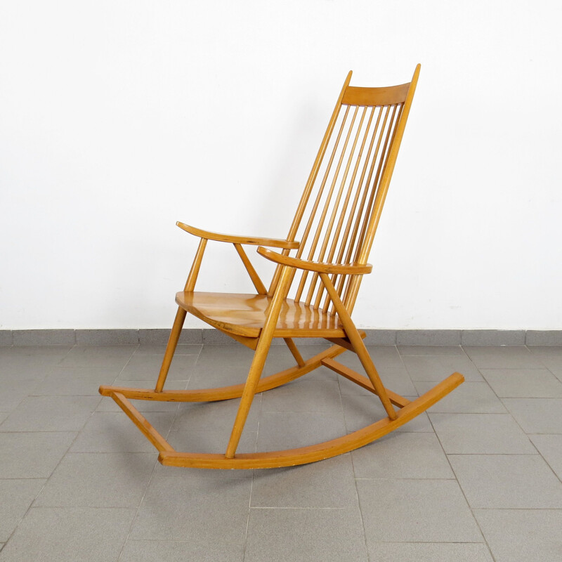 Rocking chair vintage de Varjosen Puunjalostus
