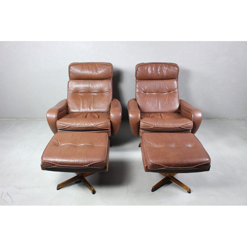 Fauteuil lounge  vintage pivotant en cuir avec pouf de Madsen & Schubell Danish