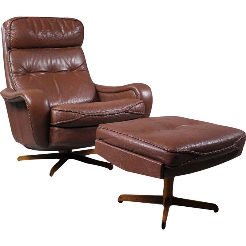 Fauteuil lounge  vintage pivotant en cuir avec pouf de Madsen & Schubell Danish