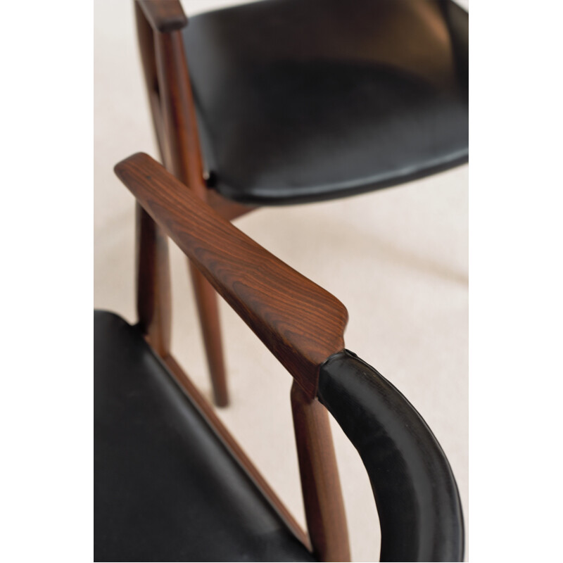 Paire de fauteuils vintage Thomas Harlev