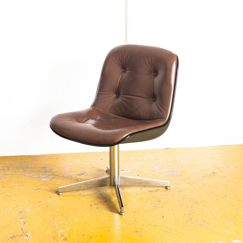 Fauteuil vintage en fer chromé et cuir par Charles Pollock, 1980