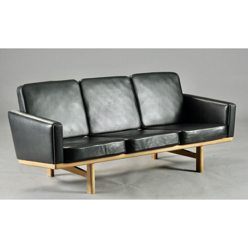 Canapé vintage scandinave Hans J Wegner pour Getama modèle GE-2363