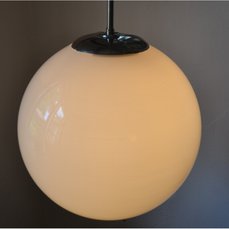 Suspension globe scandinave en verre et aluminium - 1950