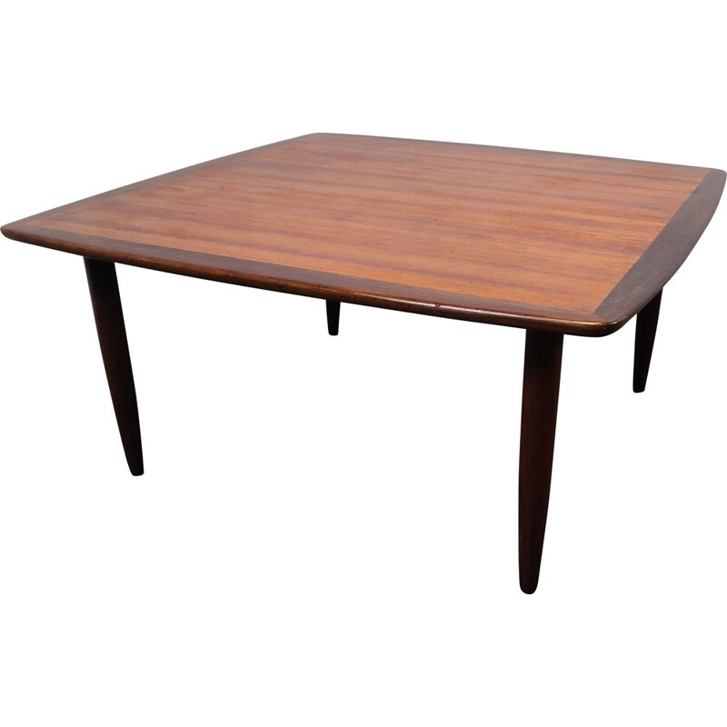 Table basse vintage carrée