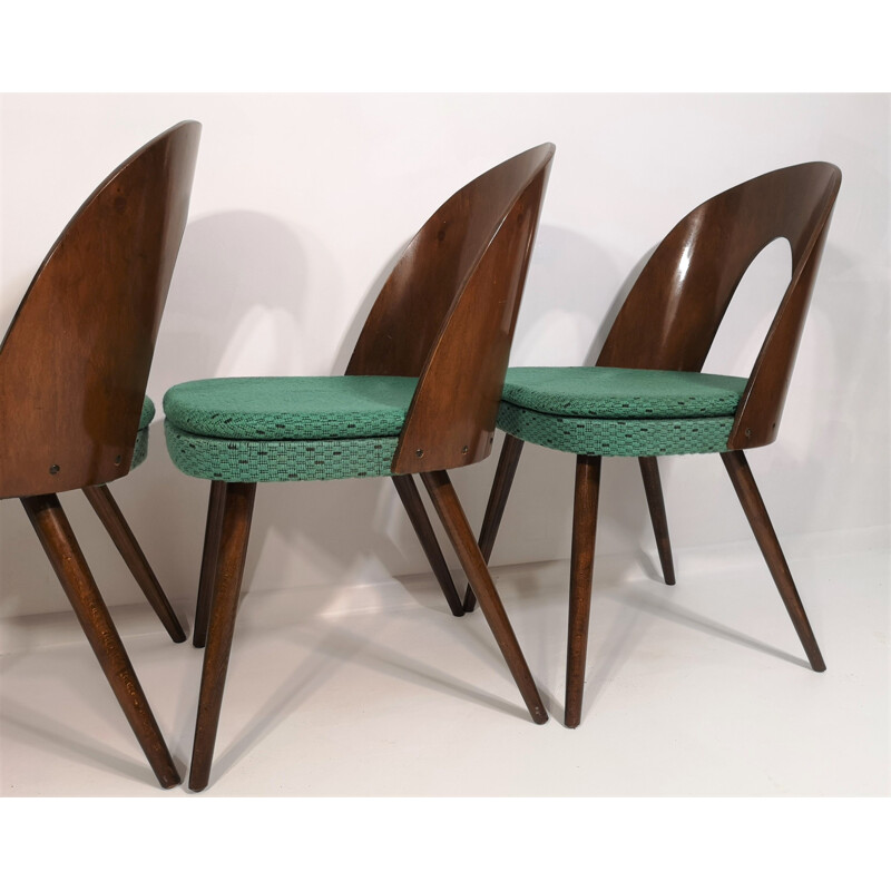 Ensemble de 4 chaises vintage d'Antonín Šuman 1960