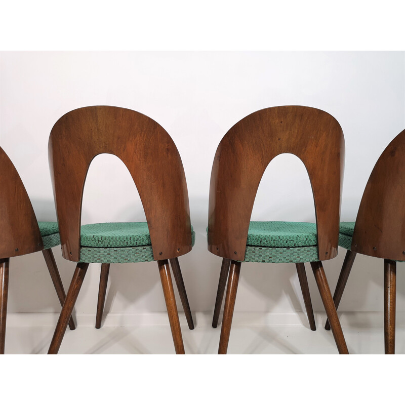 Ensemble de 4 chaises vintage d'Antonín Šuman 1960