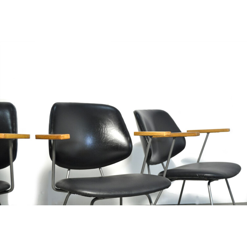 Ensemble de 4 chaises vintage industrielles par Wim Rietveld pour Kembo, Pays-Bas 1950