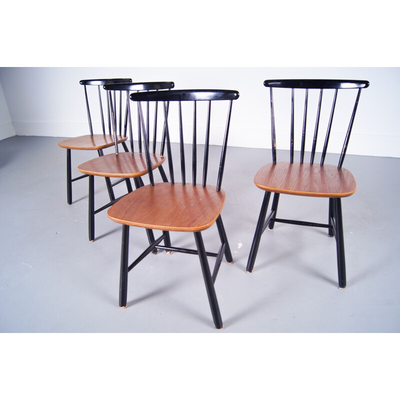 Set of 4 Vintage Wooden Spindleback Chairs Danish 1960