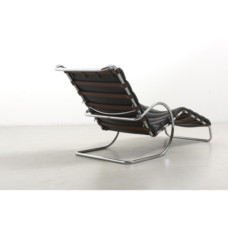 Vintage Leather MR Chaise Longue by Mies van der Rohe Manufactured by Knoll international, Italy 1960s