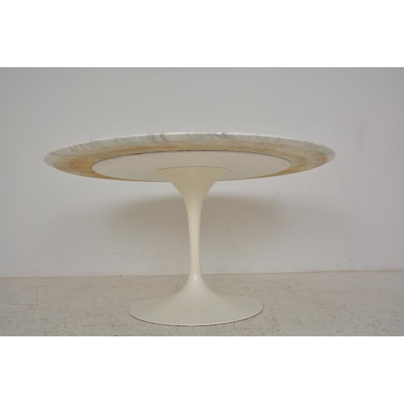 Vintage dining table by Eero Saarinen Knoll international 1960