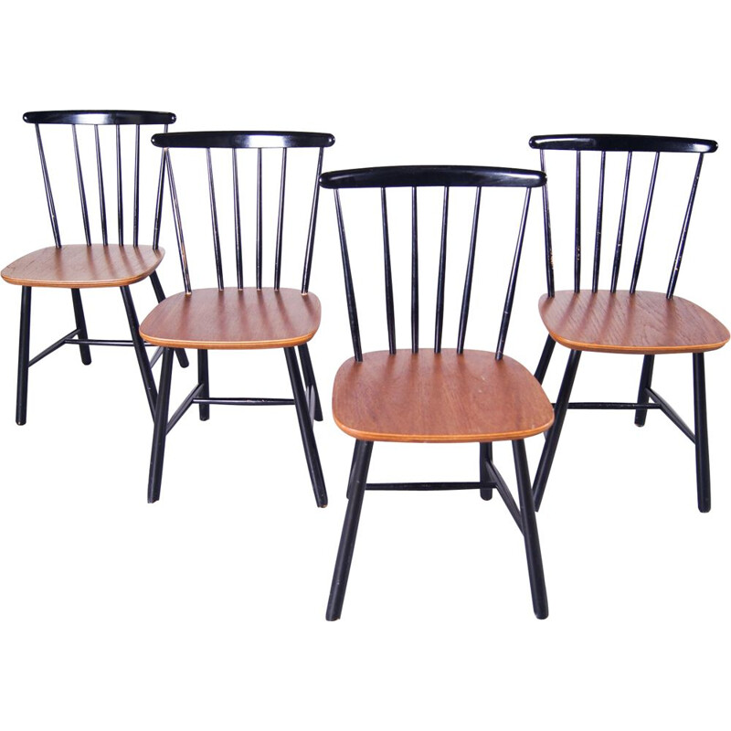 Set of 4 Vintage Wooden Spindleback Chairs Danish 1960