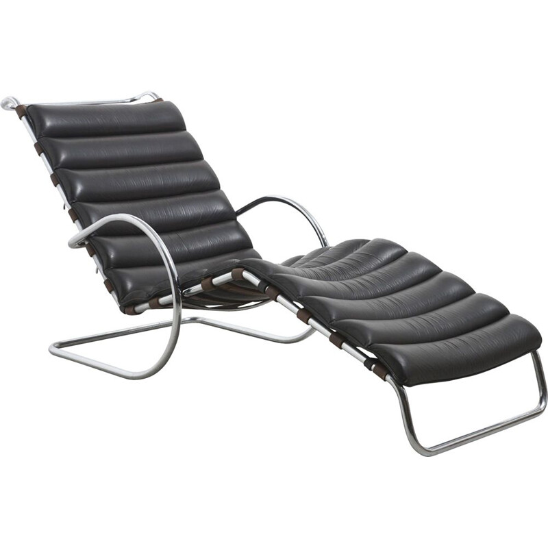 Vintage Leather MR Chaise Longue by Mies van der Rohe Manufactured by Knoll international, Italy 1960s