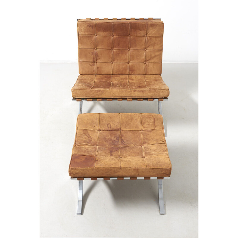 Ensemble de fauteuil et tabouret vintage "Barcelona" de Mies Van der Rohe, Knoll International, 1960