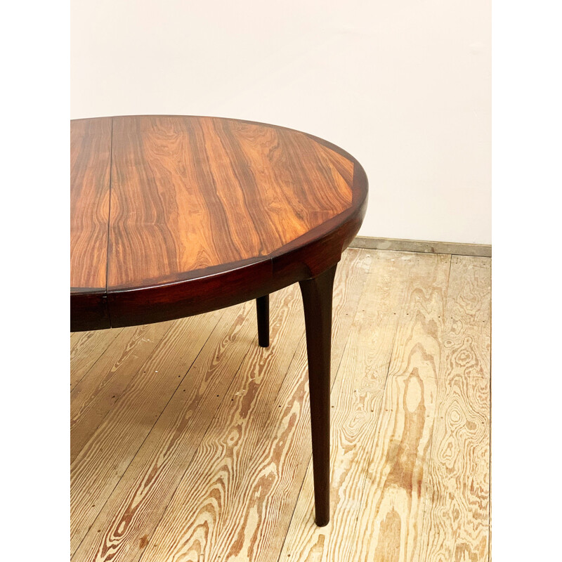 Vintage extensible round table by Ib Kofod Larsen for Faarup