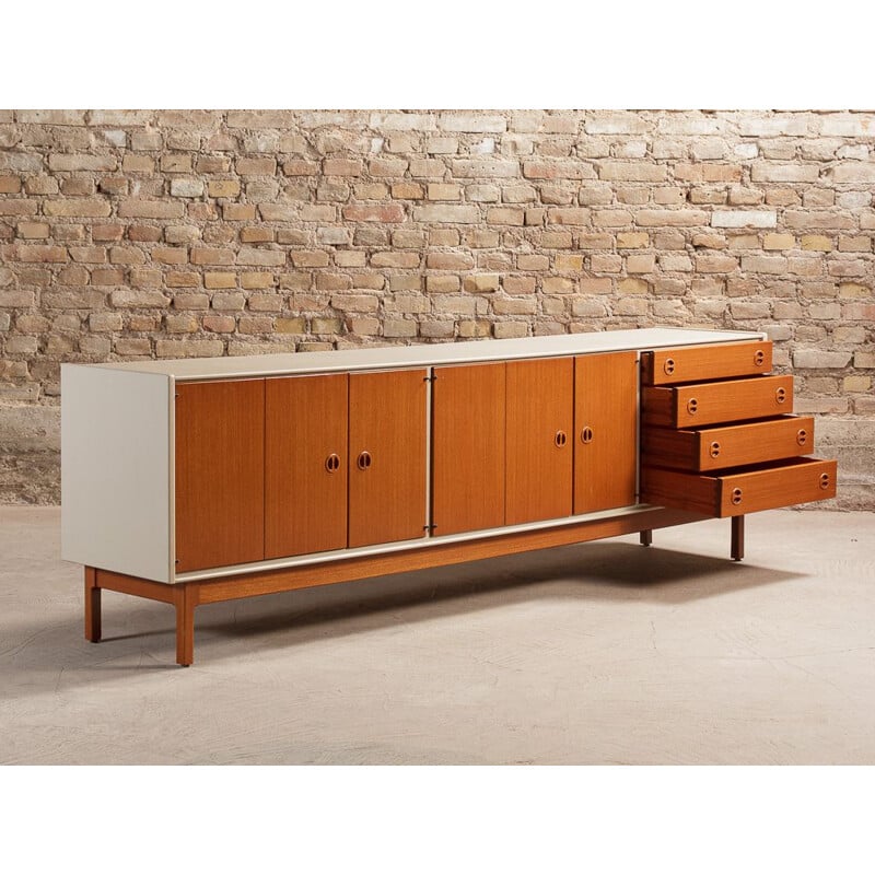 Longue enfilade vintage scandinave en teck 4 portes 4 tiroirs circa 1960