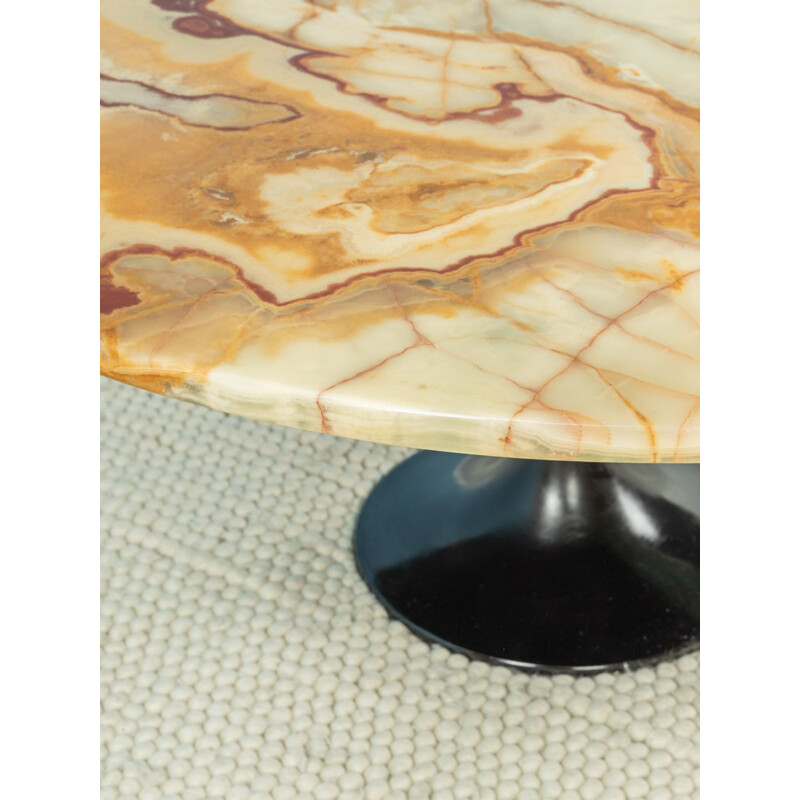 Table basse vintage avec plateau en marbre 1960