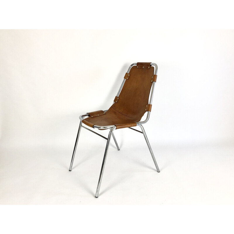 Paire de chaises vintage en cuir sélectionnées par Charlotte Perriand pour Les Arcs 1960