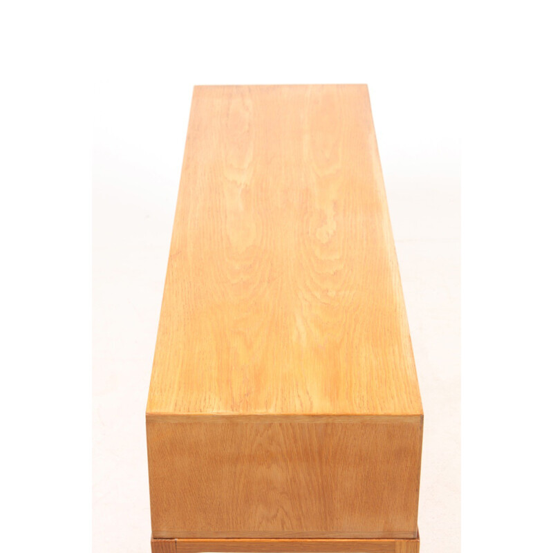 Odder Mobler little Scandinavian chest of drawers in oak wood, Aksel KJERSGAARD - 1950s