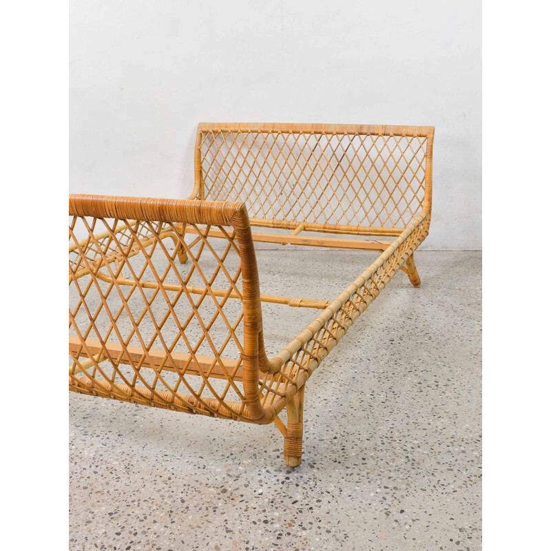 Vintage resting bed in bamboo and rattan