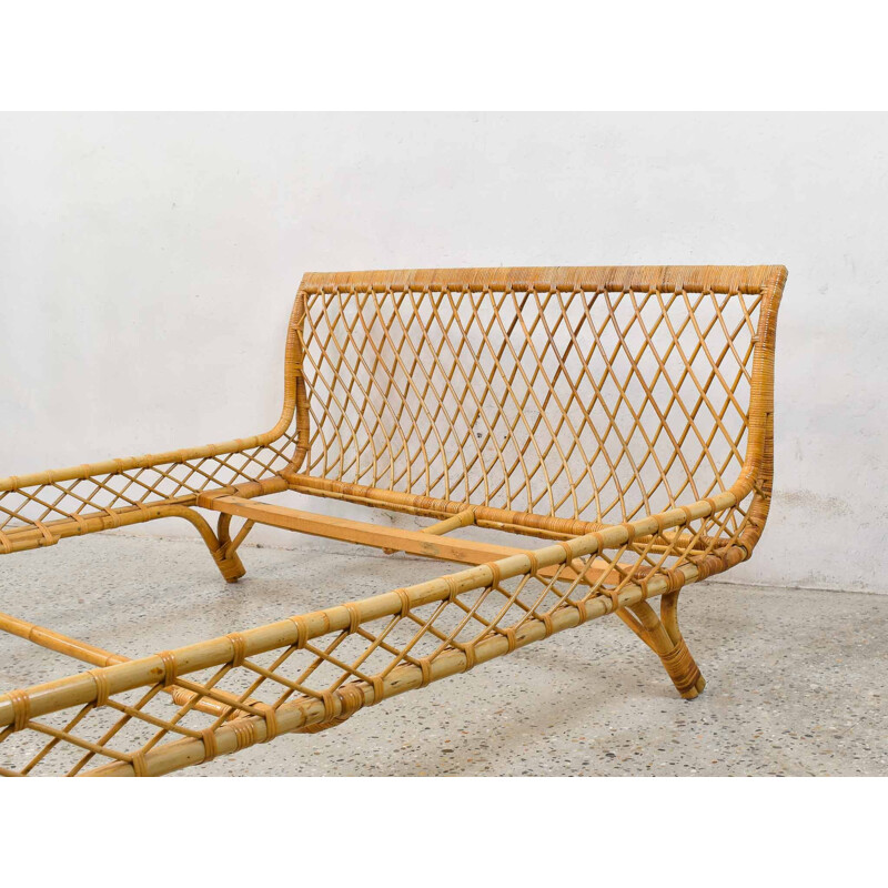 Vintage resting bed in bamboo and rattan