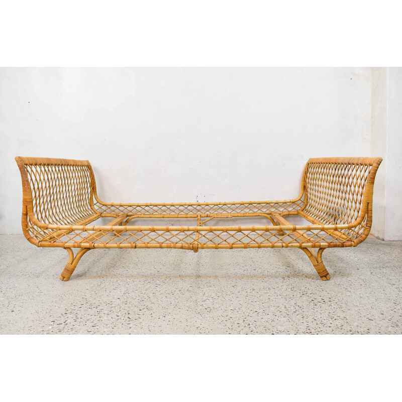 Vintage resting bed in bamboo and rattan