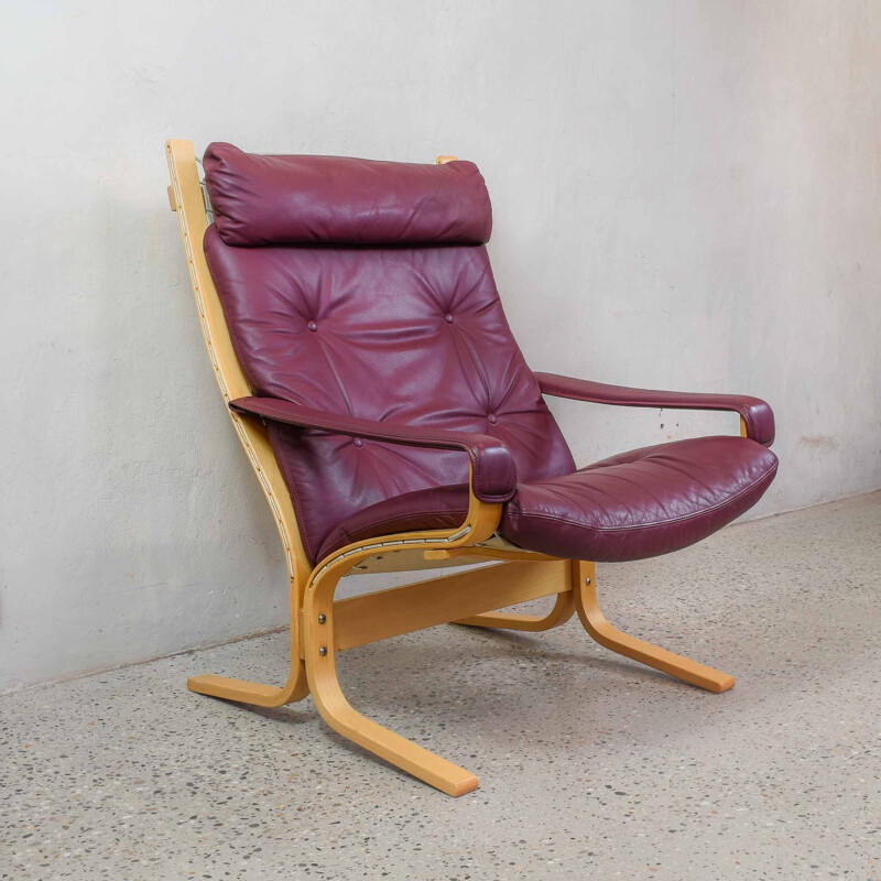 Pair of vintage Burgundy nap chairs by Ingmar Relling for Westnofa 