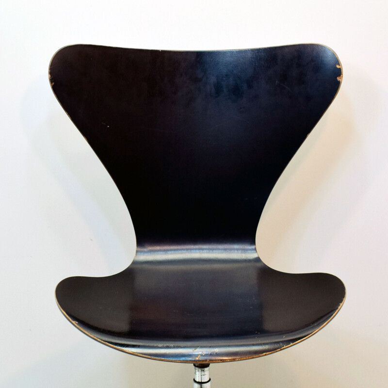 Chaise vintage serie 7, modèle 3117, pied Eiffel, de Arne Jacobsen