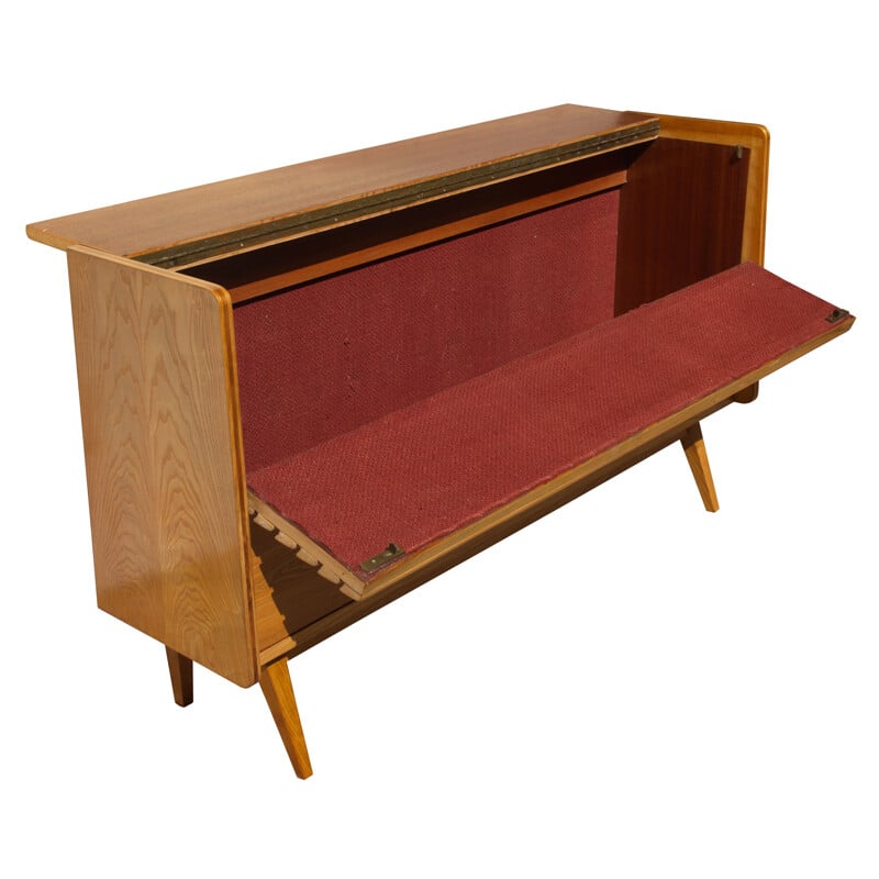 Credenza vintage di Bohumil Landsman e Hubert Nepozitek per Jitona, Cecoslovacchia 1960