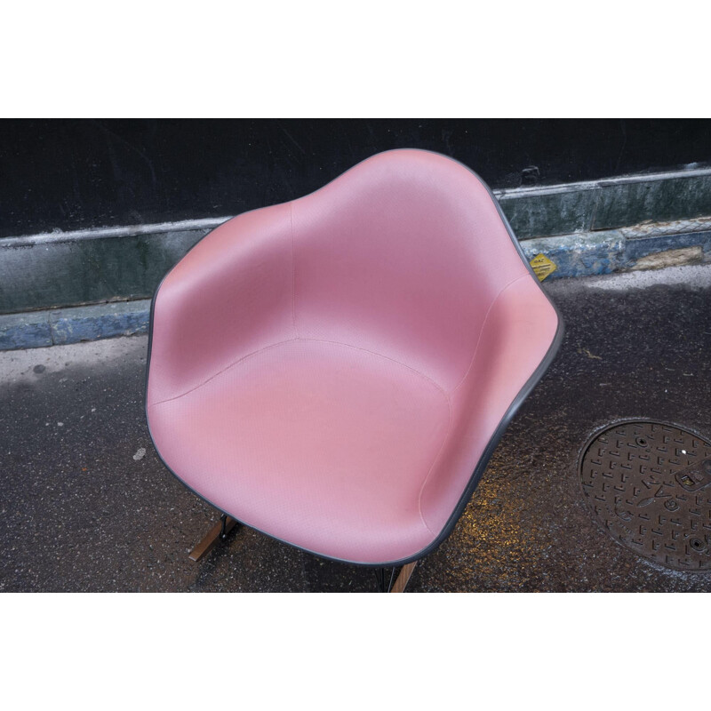 Rocking chair vintage RAR Black and Pink from Charles & Ray Eames Herman Miller