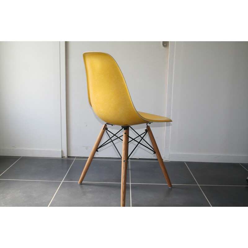 Herman Miller "DSW" yellow chair, Charles & Ray EAMES - 1960s