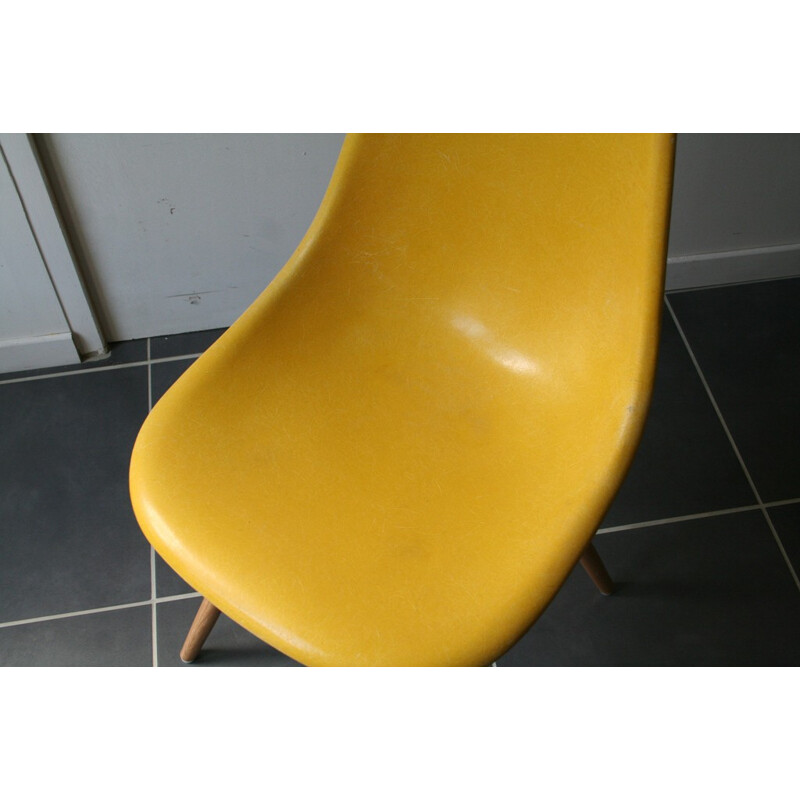 Herman Miller "DSW" yellow chair, Charles & Ray EAMES - 1960s