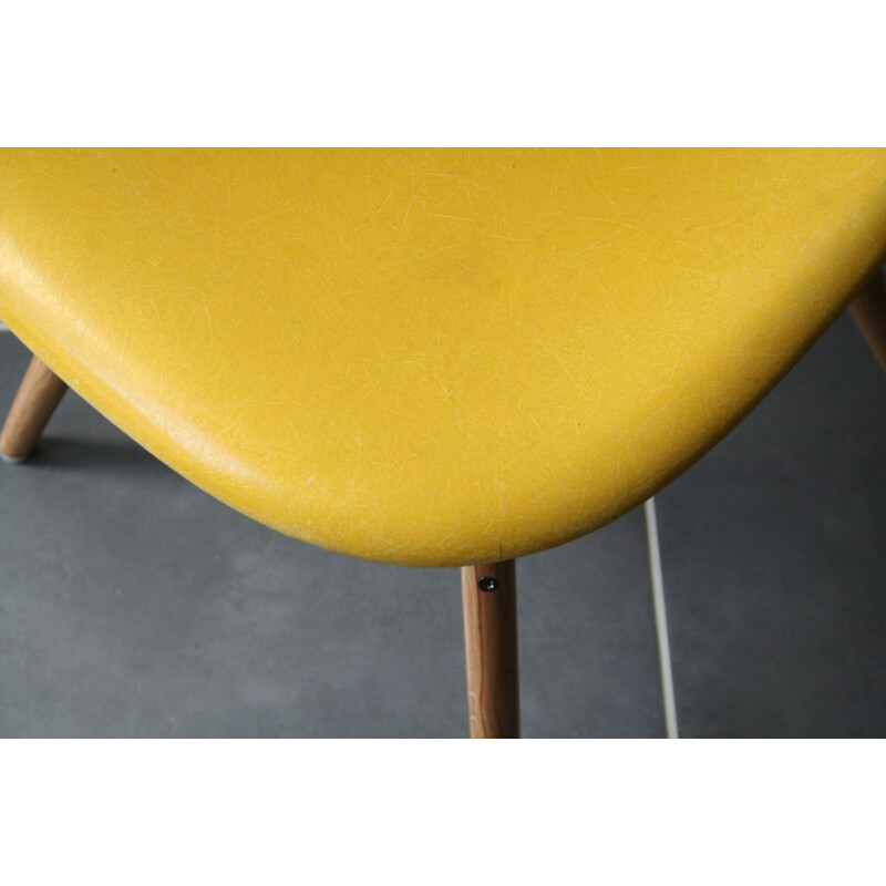 Herman Miller "DSW" yellow chair, Charles & Ray EAMES - 1960s