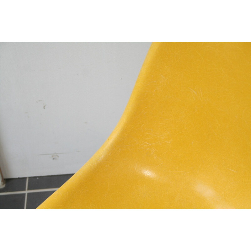 Herman Miller "DSW" yellow chair, Charles & Ray EAMES - 1960s