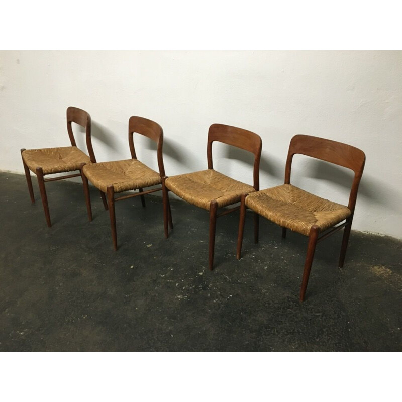 Set of 4 vintage Dining chairs Moller model 75