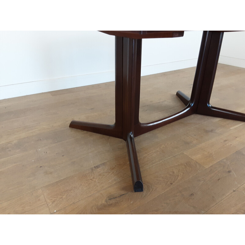 Mid century rosewood extendable dining table by Niels Koefoed Hornslet